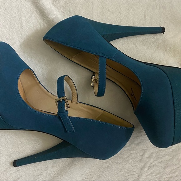 JustFab “Celestial” high heel. - Picture 2 of 3